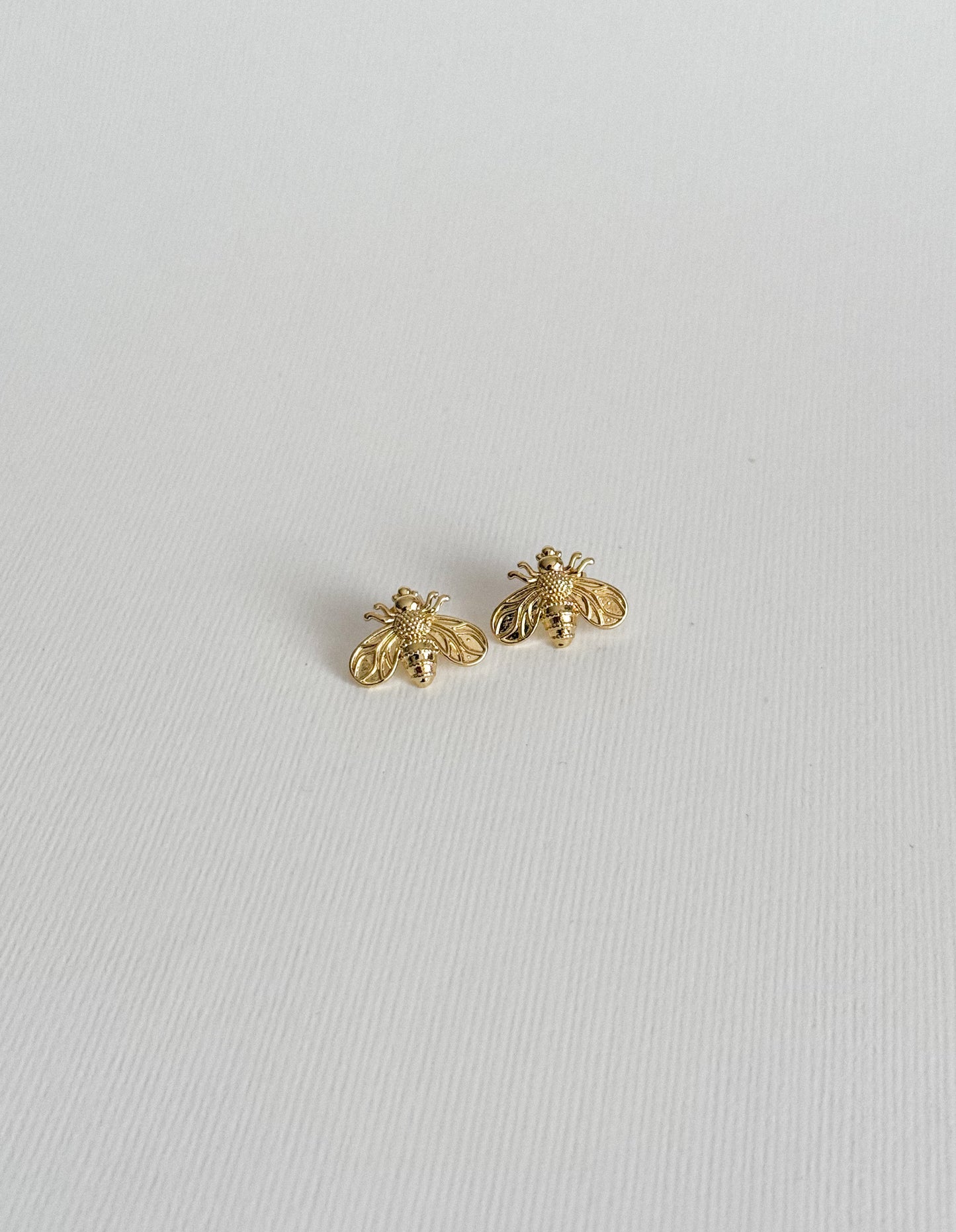 Aretes Bee