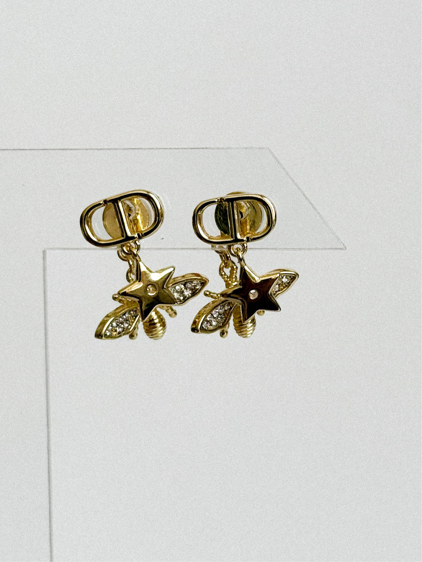 Aretes Bee