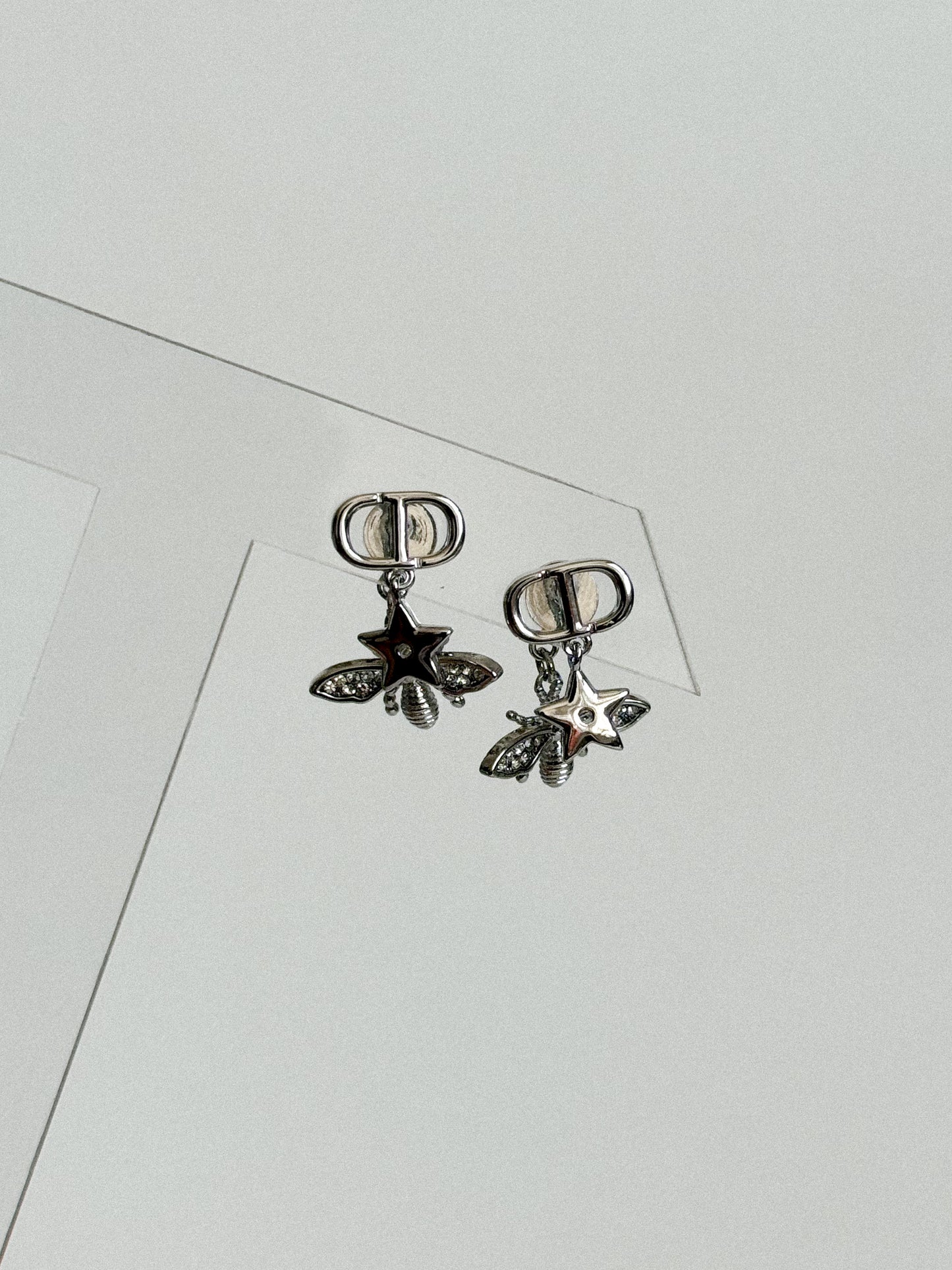 Aretes Bee