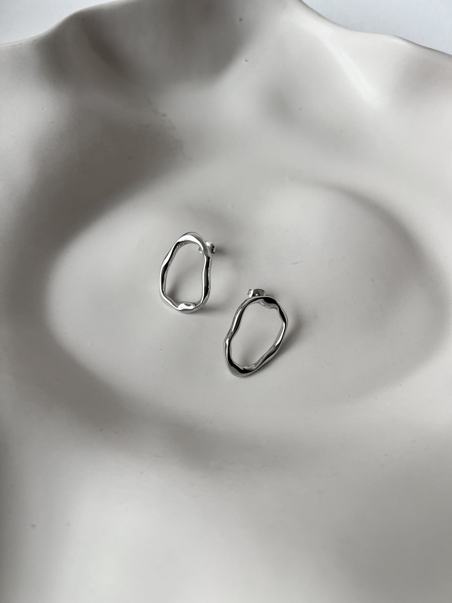 Aretes O