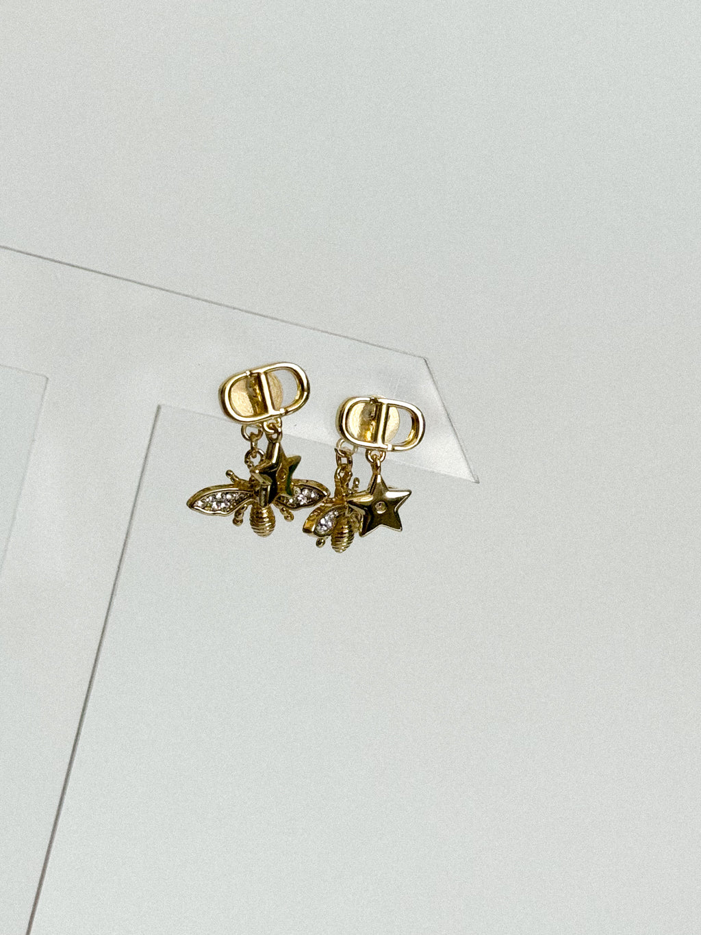 Aretes Bee