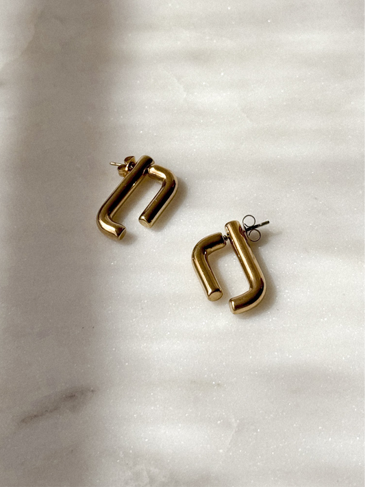 Aretes L